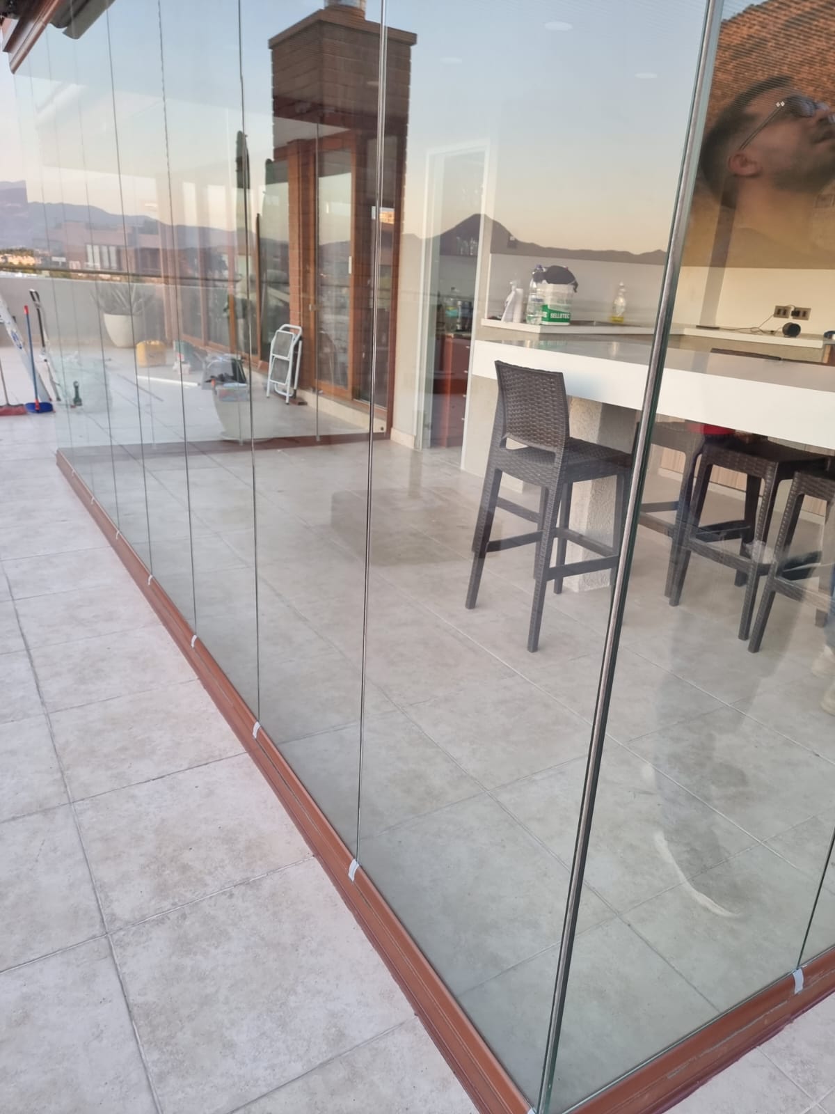 Cierre plegable panorámico en altura